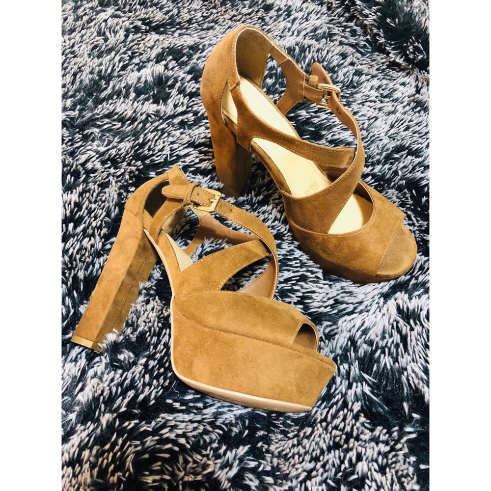 Chunky High Heel💛